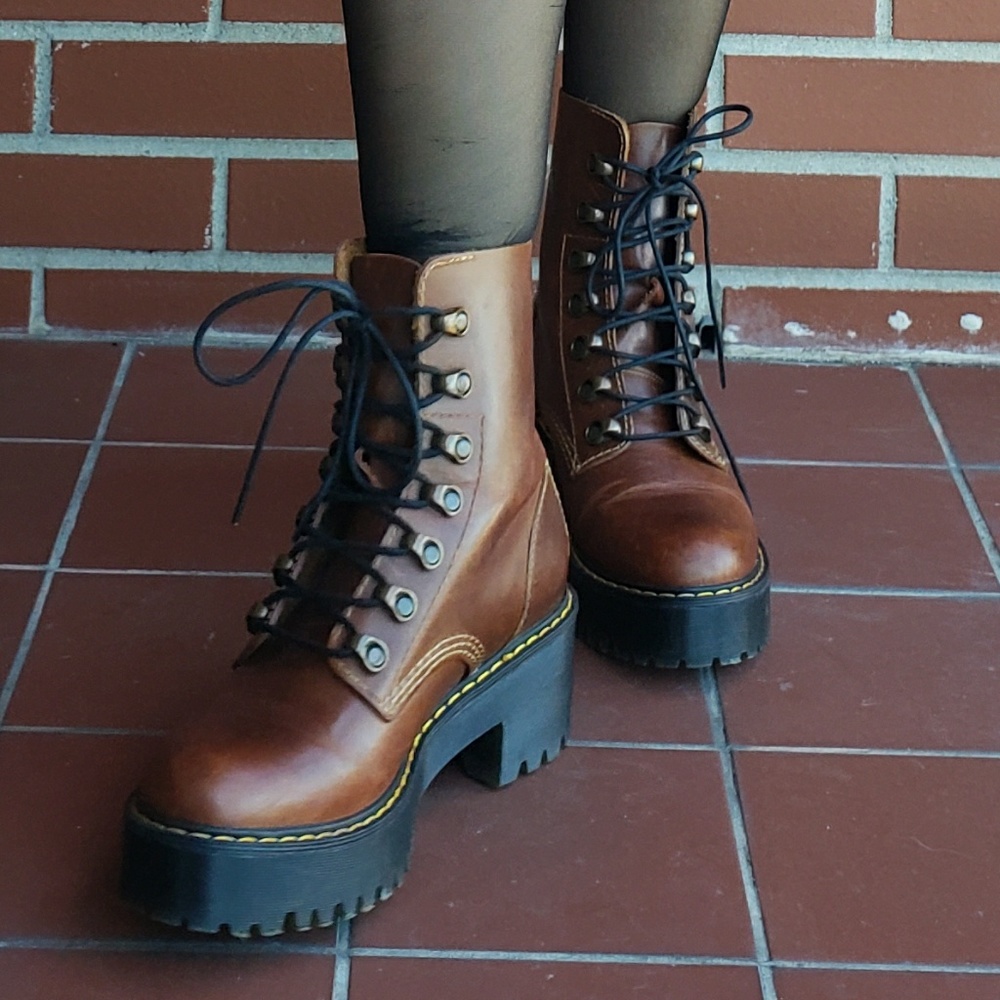 Dr. Marten platform Leona Orleans classic boots